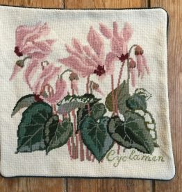 Housse de coussin brodé main au petit-point, pure laine DMC 