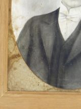 Portrait ancien encadrement bois
