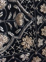 Sac à main Art Deco années 40 en velours noir – broderie mét