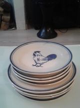 Ensemble de 8 assiettes en grès émaillé. 