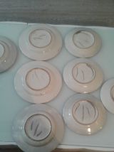 Ensemble de 8 assiettes en grès émaillé. 