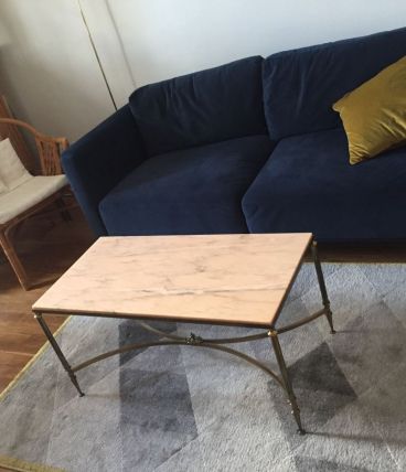 Table basse en marbre et pieds laiton