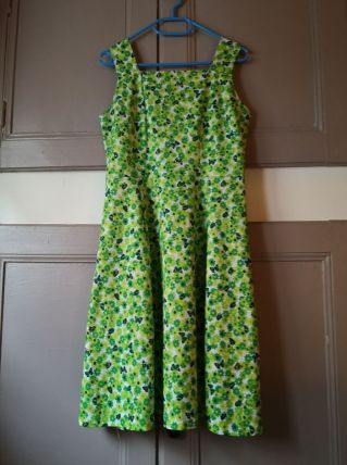 Robe d été vintage année 70 à fleurs vert et noire 