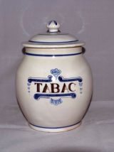 Pot à tabac avec couvercle en céramique signé (petit éclat)