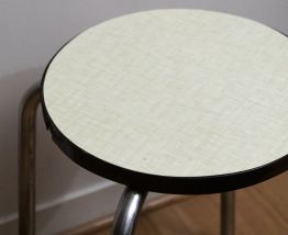 Tabouret ancien en formica vert clair vintage