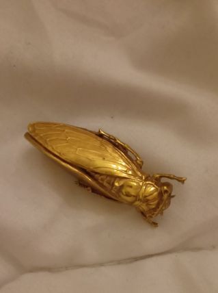 Broche vintage plaque or signé 