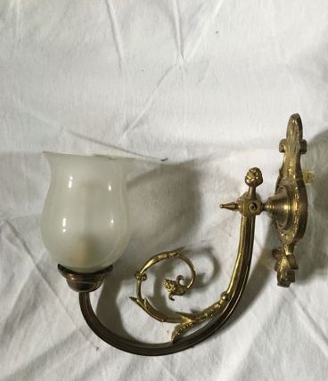 Applique en laiton doré