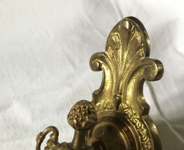 Applique en laiton doré
