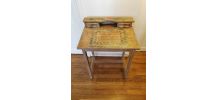 Bureau d'écolier patiné 