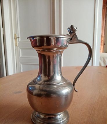 Pot etain