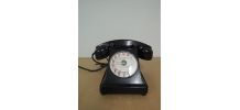 Téléphone noir en bakélite