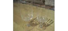 2 verres anciens en cristal  