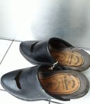 Véritables galoches cuir et bois