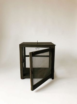 Garde manger ancien en bois