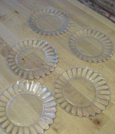 5  petites assiettes en verres vintage huile lesieur 