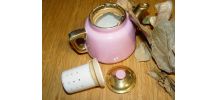 Théière  en porcelaine rose et or FRUGIER