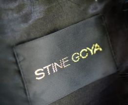 Stine Goya Veste Noir Élégante 