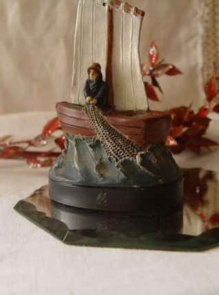 Statuette ancienne  pêcheur à la barque  L'ISLE ADAM