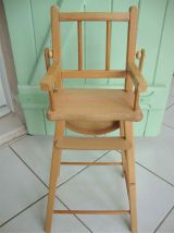Chaise haute de poupée ou doudou