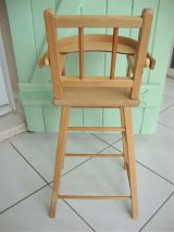 Chaise haute de poupée ou doudou