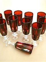 12 flûtes à champagne rouge rubis