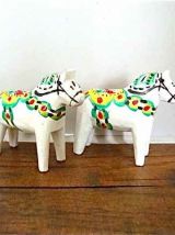 Deux petits chevaux peints