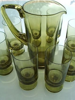 Grand pichet et 8 verres sur pied design