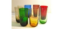 8 verres-gobelets colorés
