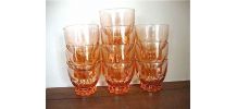 Suite de 10 petits verres roses