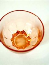 Suite de 10 petits verres roses