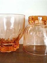Suite de 10 petits verres roses