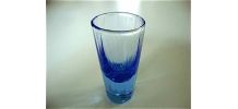 Suite de 8 petits verres bleu myosotis