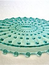 Plateau en verre moulé ancien couleur vert d’eau