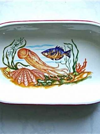 Assiettes et plat à poisson