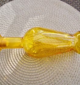 Flacon en verre jaune