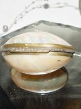 Boîte- oeuf à chapelet ancienne