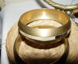 Bracelet ethnique en laiton et nacre