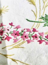 Nappe à thé brodée main