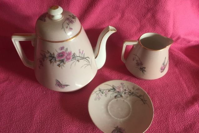service à café mauve