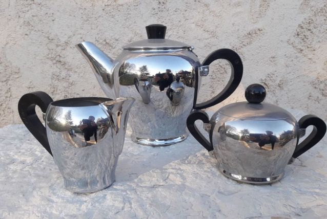 service a café nickel chrome bakelite