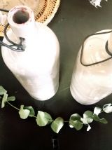 3 bouteilles en grès