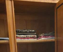 Armoire et table de chevet