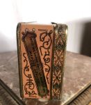 Jolie boîte  ancienne "Les bêtises de Cambrai"