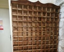 MEUBLE ANCIEN A CASES PROVENANCE SUREMENT BOUTIQUE DE CAMPAG