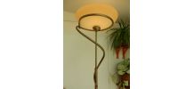 lampadaire de qualite en laiton et opaline neuf