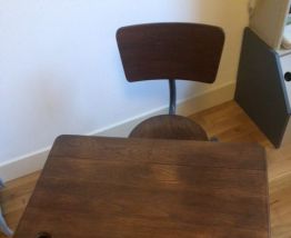Ancien bureau d'écolier rénové