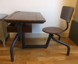 Ancien bureau d'écolier rénové