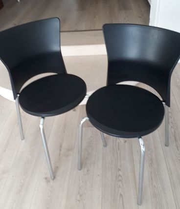 Paire de chaises italiennes Isis fin 90