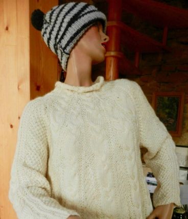 Superbe pull à torsades écru en pure laine