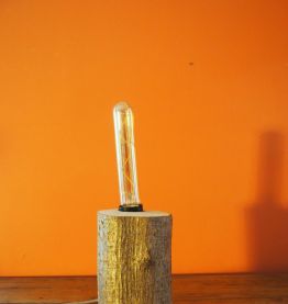 Lampe de table en bois design